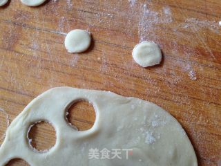 小黄人莲蓉包的做法步骤：17