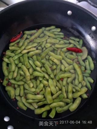 盐水毛豆的做法步骤：4