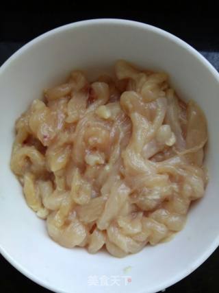 鱼香鸡肉丝的做法步骤：4