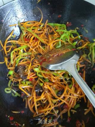 鱼香鸡肉丝的做法步骤：7