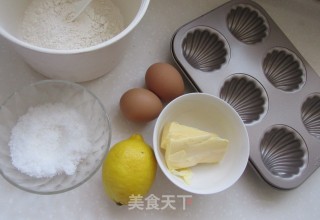 柠香玛德琳的做法步骤：1