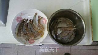 香酥虾的做法步骤：1