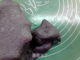 葡萄干全麦黑米面包的做法步骤：4