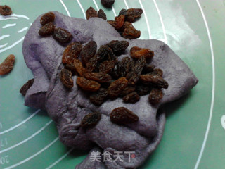 葡萄干全麦黑米面包的做法步骤：5