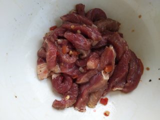 薄脆辣牛披萨的做法步骤：9