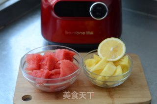菠萝西瓜汁的做法步骤：1