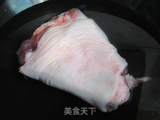 卤蹄髈的做法步骤：4