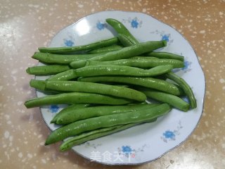 豆腐炒四季豆的做法步骤：1