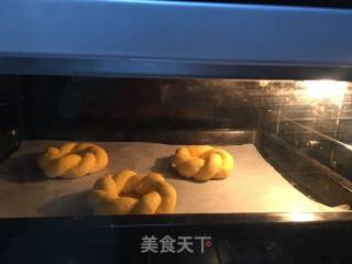 时蔬花环面包的做法步骤：12