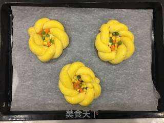 时蔬花环面包的做法步骤：14
