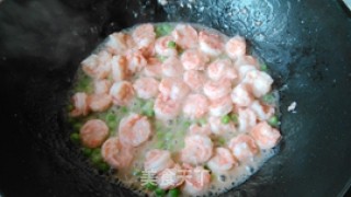 甜豆炒虾仁的做法步骤：9
