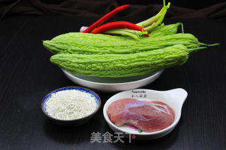蒸酿苦瓜的做法步骤：1