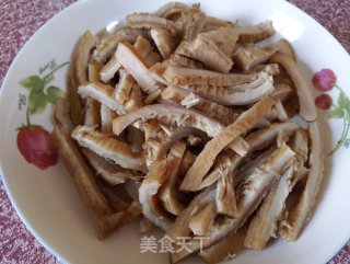 老干妈牛肚炒蒜苔的做法步骤：2