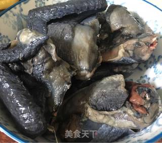 海马花胶炖乌鸡的做法步骤：3
