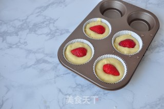 草莓马芬的做法步骤：6