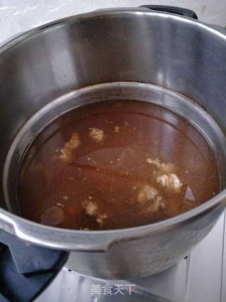 红油牛肉面的做法步骤：4