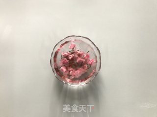 樱花天使纸杯蛋糕的做法步骤：1