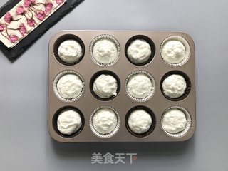 樱花天使纸杯蛋糕的做法步骤：11