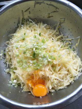 香煎土豆丝饼的做法步骤：3