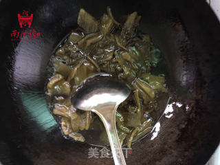 地道川味酸菜鱼的做法步骤：4
