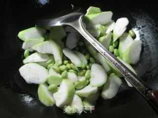 榨菜丝毛豆炒夜开花的做法步骤：4