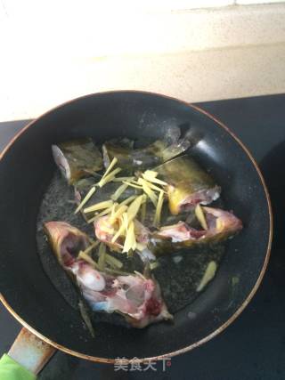 黄鲴鱼汤的做法步骤：1