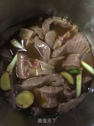 鲜嫩爆炒腰花的做法步骤：2