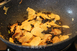 笋片炒肉的做法步骤：6