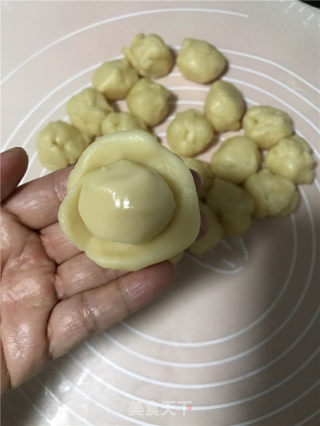 海鸭蛋蛋黄酥的做法步骤：4