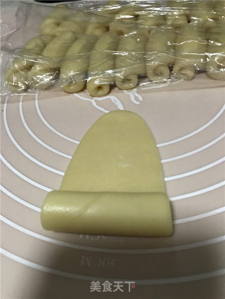 海鸭蛋蛋黄酥的做法步骤：6