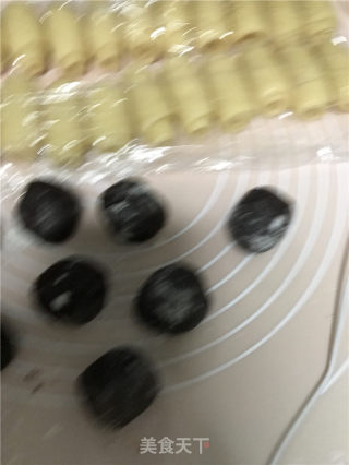 海鸭蛋蛋黄酥的做法步骤：7