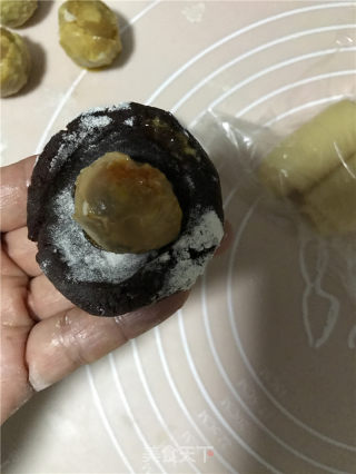 海鸭蛋蛋黄酥的做法步骤：8