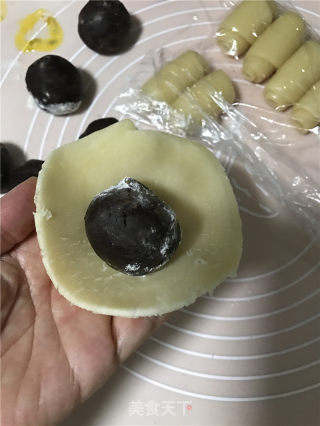 海鸭蛋蛋黄酥的做法步骤：9