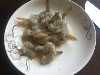 菠萝虾球的做法步骤：3