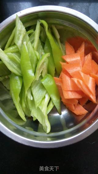尖椒豆片的做法步骤：2