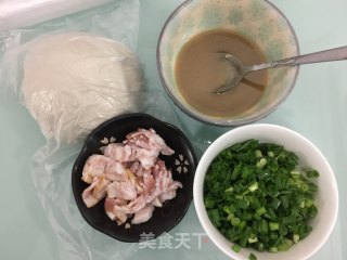 培根葱油饼的做法步骤：5