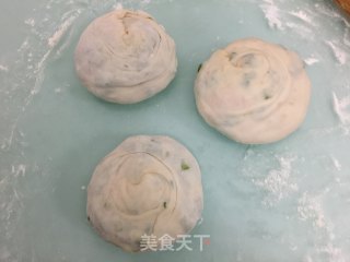 培根葱油饼的做法步骤：11