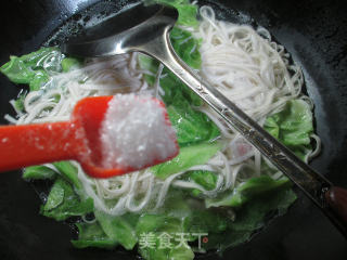 咸肉包心菜汤面的做法步骤：5