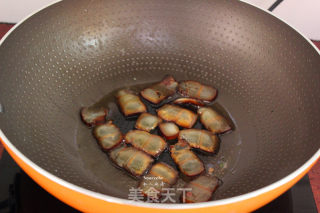 腊肉炒苦瓜的做法步骤：3