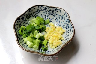 木耳番茄炒鸡蛋的做法步骤：3