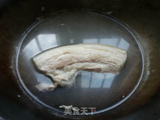 农家小炒肉的做法步骤：1
