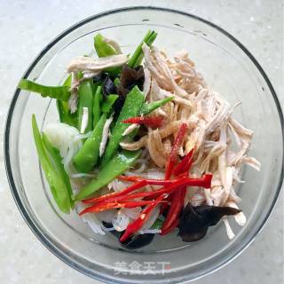 凉拌魔芋鸡丝荷兰豆的做法步骤：4