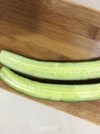 蒜泥黄瓜的做法步骤：2