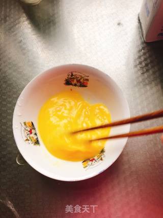 牛奶鸡蛋饼电饼档版的做法步骤：2