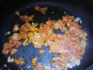 泡菜花蛤豆腐煲的做法步骤：5