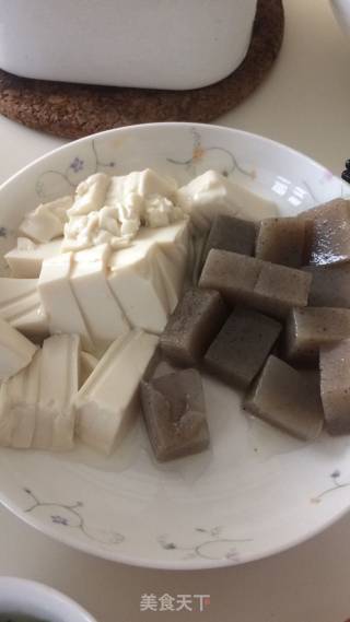 魔芋豆腐味增汤的做法步骤：1