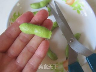 盐水毛豆的做法步骤：2
