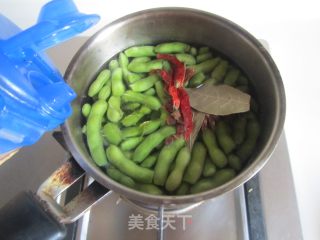 盐水毛豆的做法步骤：4