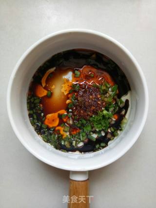 酸汤水饺的做法步骤：5
