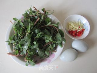 皮蛋拌马齿苋的做法步骤：1